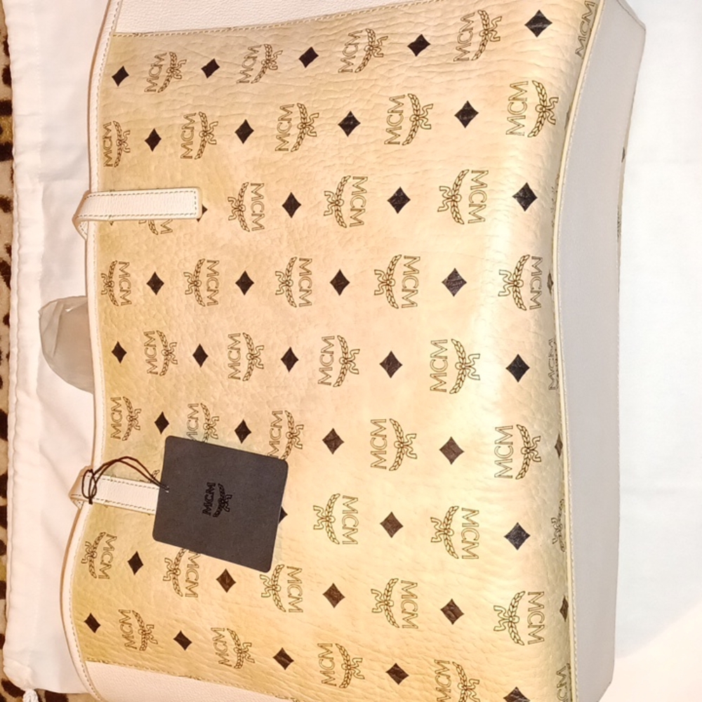 🤍BNWT MCM tote🤍
